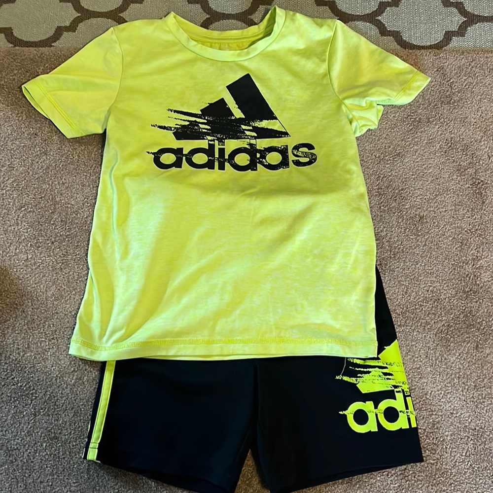 Adidas boys shorts set